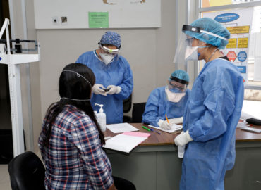 Secretaría de Salud con insumos necesarios para la atención de pacientes y seguridad de personal de salud