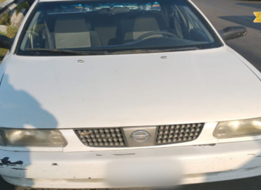 Detenidos en auto robado