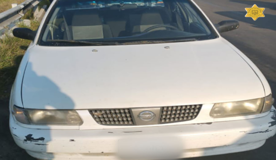 Detenidos en auto robado