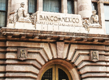 Banxico mantiene en 4.25% tasa de referencia; un miembro voto por bajarla a 4%