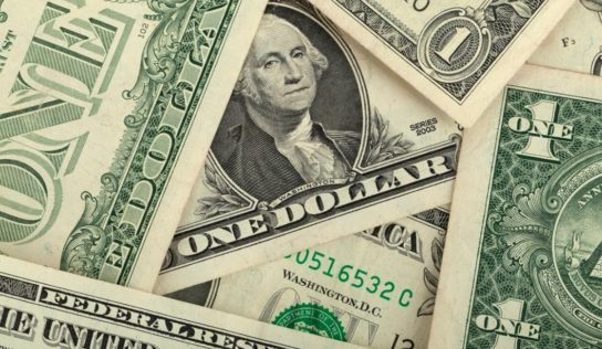 A un año del récord de 25.68 pesos, dólar abre en 21.11 unidades en ventanillas