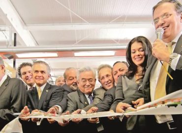 La foto que nadie se quiso perder y las 8 tijeras que inauguraron la Línea 12 del Metro