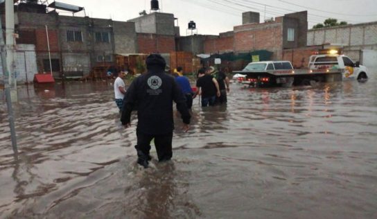 Lluvia causa daños en 100 comercios de la capital queretana