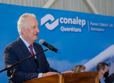 Asiste Enrique Vega a la Ceremonia de Inauguración de semestre del CONALEP