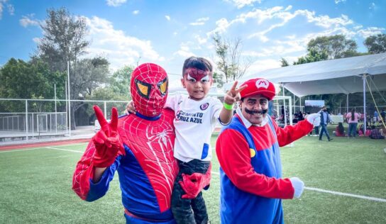 ALCALDE DE PEDRO ESCOBEDO FESTEJA A LOS NIÑOS COMO EL HOMBRE ARAÑA 🕸🕷