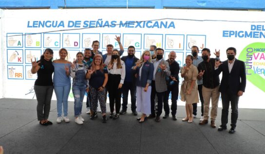 Develan mural con el Abecé de la Lengua de Señas Mexicana en la Delegación Epigmenio González