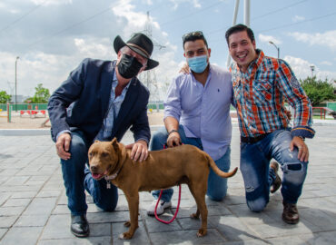 Enrique Vega inaugura el parque recreativo para perros del fraccionamiento El Mirador