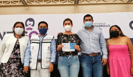 ENTREGA DEL PROGRAMA EMERGENTE DE APOYO A MUJERES EN SITUACIÓN DE VULNERABILIDAD EN PEDRO ESCOBEDO