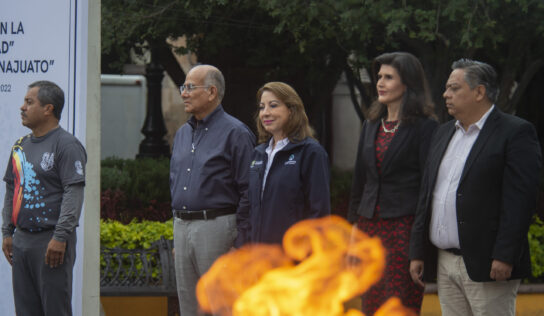 Trasladan atletas fuego simbólico a Dolores Hidalgo