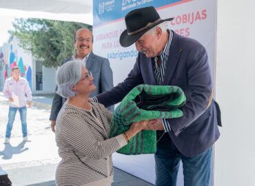 Enrique Vega da inicio a “Abrigando un Corazón”, para entregar 5 mil cobijas.