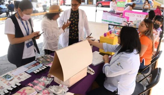 Realiza SESA Feria de la Salud de la Mujer en Jalpan de Serra