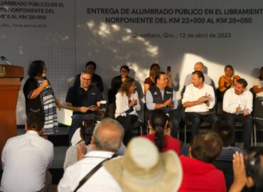 Luis Nava acompaña al Gobernador del Estado, a la entrega de alumbrado público en el libramiento norponiente.