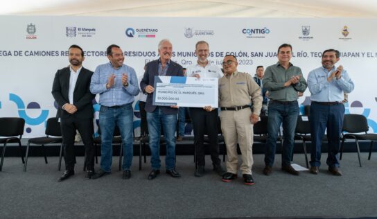 El Marqués recibió un cheque con el fin de concluir el proceso de compra de un camión recolector de residuos