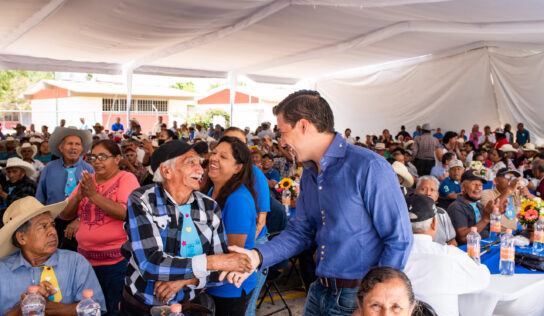 SMDIF de El Marqués  celebra el Día del Padre