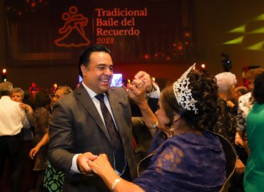 Asiste Luis Nava al Tradicional Baile del Recuerdo