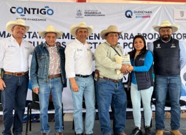 ENTREGA DE APOYOS POR SEQUÍA A PRODUCTORES DEL CAMPO EN PEDRO ESCOBEDO