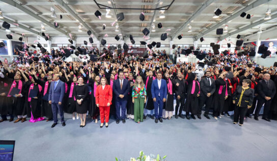 Egresados de UT San Juan impulsan desarrollo social: Fernando Ferrusca