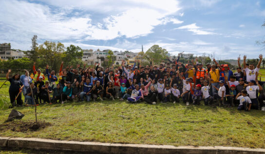 Encabeza SEJUVE rehabilitación del parque del asta bandera