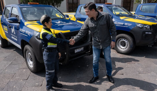 Rodrigo Monsalvo entrega 10 nuevas unidades a la Secretaría de Movilid