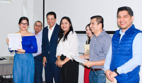 Estudiantes de UT San Juan certifican conocimientos en Educación Financiera