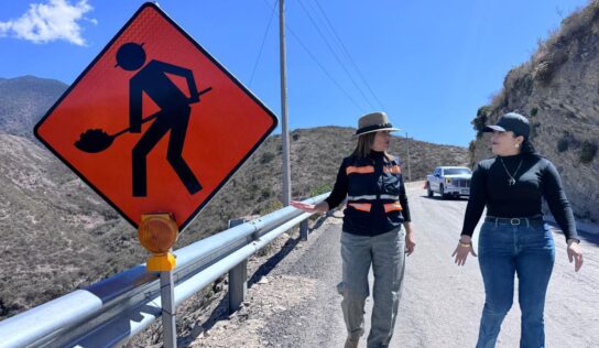 Titular de la CEI supervisa reconstrucción de caminos en Peñamiller