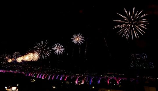 Asiste Felifer Macías al Aniversario 300 de los Arcos de Querétaro