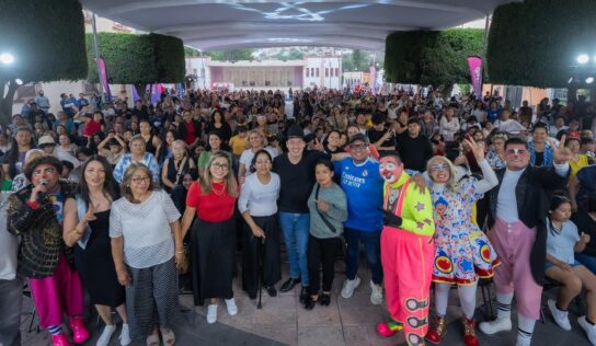 Encabeza Rodrigo Monsalvo encuentros sobre salud mental dirigidos a madres de familia