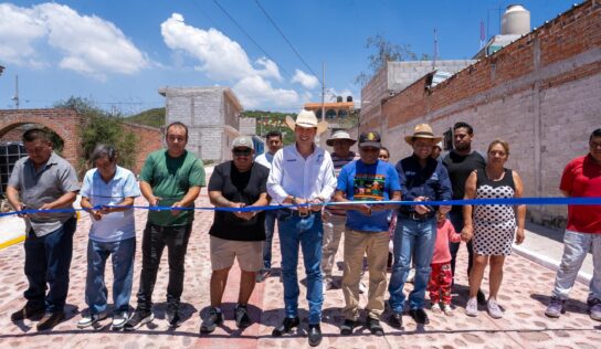 Entrega Rodrigo Monsalvo obras por más de 20 millones de pesos