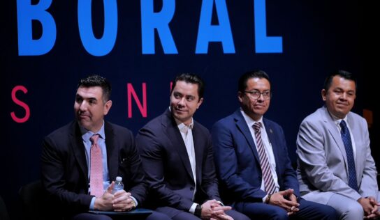 Asiste Felifer Macías al congreso laboral “El Trabajo nos Une”.