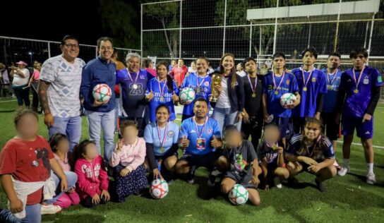 Encabeza Sonia Rocha la clausura del Cuadrangular de Futbol Aquí Contigo en Colón