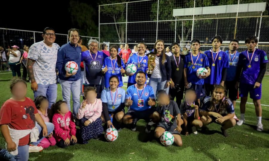 Encabeza Sonia Rocha la clausura del Cuadrangular de Futbol Aquí Contigo en Colón