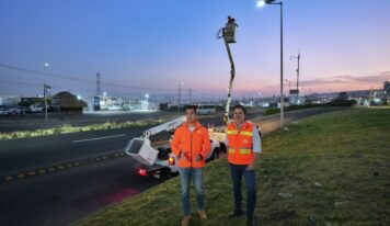 Supervisa Felifer Macías la instalación de luminarias LED en el Libramiento Surponiente