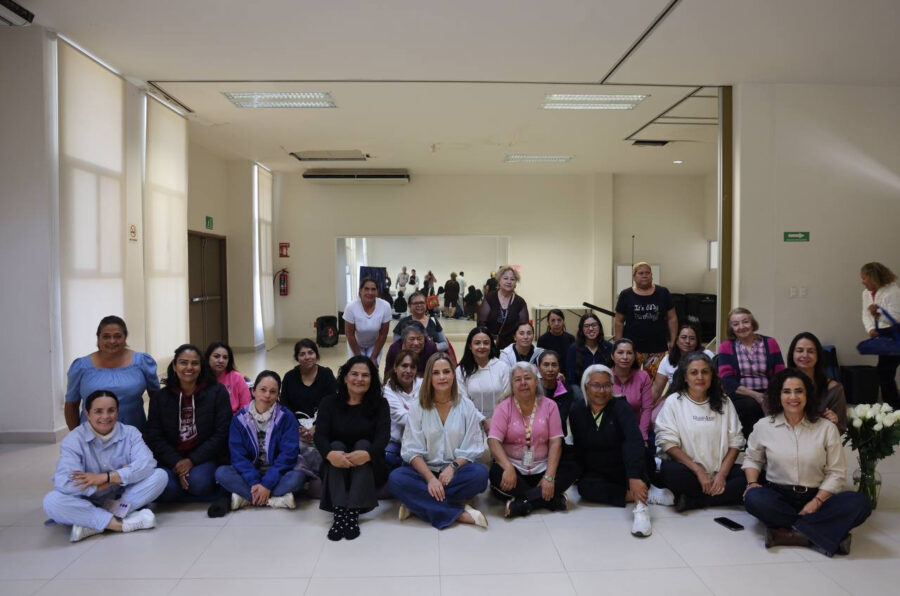 Imparte Car Herrera Taller de Sonoterapia en Casa de la Mujer